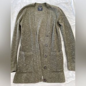 A&F button up cardigan with pockets